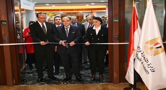 بالصور.. وزير التجارة يفتتح فعاليات معرض “فرص بلدنا” المتخصص في قطع غيار الماكينات والمعدات وخطوط الإنتاج