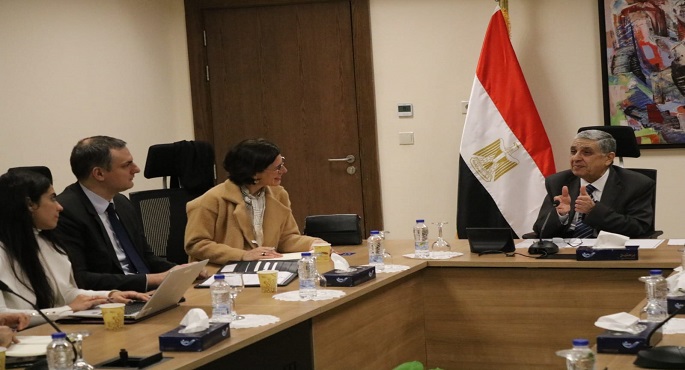 وزير الكهرباء يبحث مع نائب رئيس بنك الاستثمار الأوروبي لمنطقة المشرق سبل دعم وتعزيز التعاون
