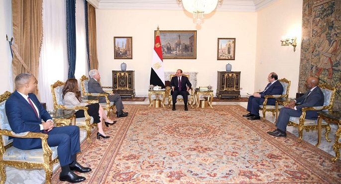 الرئيس السيسي وبيرنز يؤكدان ضرورة استمرار التشاور لوقف إطلاق النار في غزة وحماية المدنيين