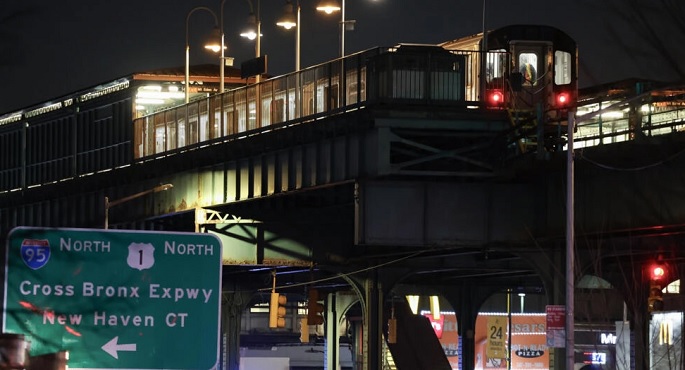 قتيل وخمسة جرحى بإطلاق نار في محطة للمترو في نيويورك