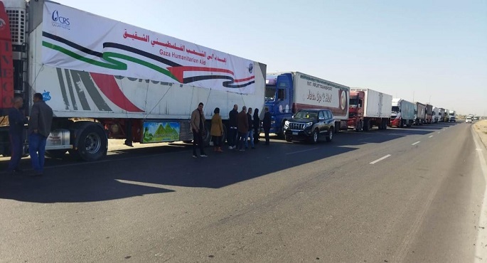 التموين تطلق القافلة الرابعة من المساعدات الإنسانية لأهالي قطاع غزة بواقع 40 طناً عبر 10 شاحنات