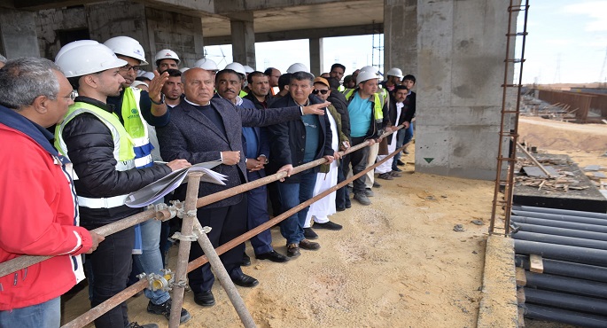 بالصور.. وزير النقل يتفقد مواقع العمل بالخط الأول من مشروع القطار السريع (السخنة – العلمين – مطروح)