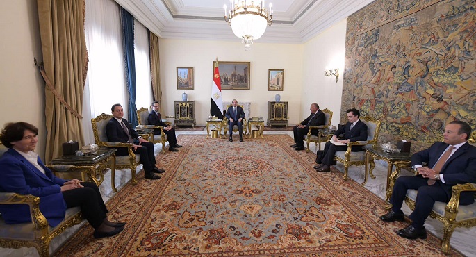 بالصور .. الرئيس السيسي يبحث مع وزير الخارجية الفرنسي تطورات الأوضاع في قطاع غزة