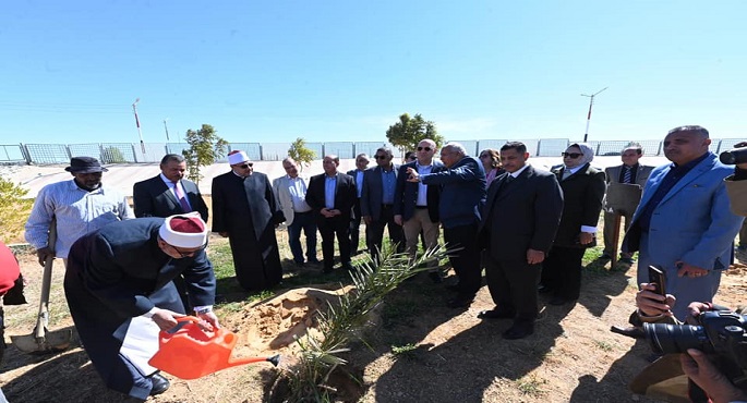 بالصور.. وزير الإسكان ومحافظ الوادى الجديد يتفقدان حديقة 30 يونيو الترفيهية بالوادى الجديد
