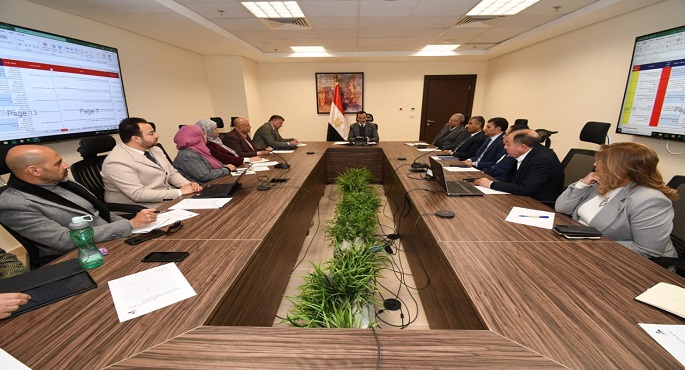 بالصور.. وزير الإسكان: تشكيل مجموعة عمل لتقييم تنفيذ الاستراتيجيات القومية وتحديد الخطط التنفيذية للوزارة