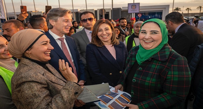 بالصور.. القباج تتفقد أجنحة وزارة التضامن الاجتماعي بمعرض القاهرة الدولي للكتاب بحضور وزيرة الثقافة