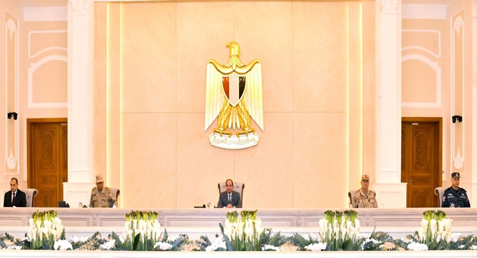 بالفيديو والصور .. الرئيس السيسي يثمن جهود المؤسسات الوطنية المصرية لمواجهة التحديات الناجمة عن الأزمات العالمية والإقليمية المتلاحقة