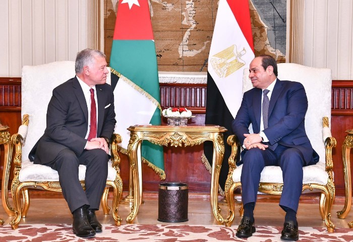 الرئيس السيسي يعزي عاهل الأردن في وفاة والد الأميرة رجوة الحسين