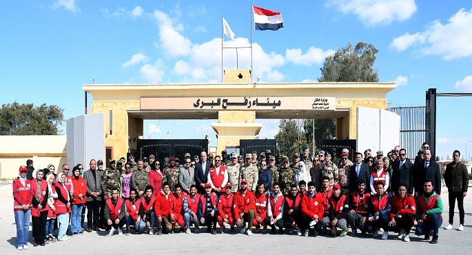 بالصور.. القوات المسلحة تنظم زيارة لوفد التمثيل العسكري العربي والأجنبي بالقاهرة لمعبر رفح ومستشفى العريش العام