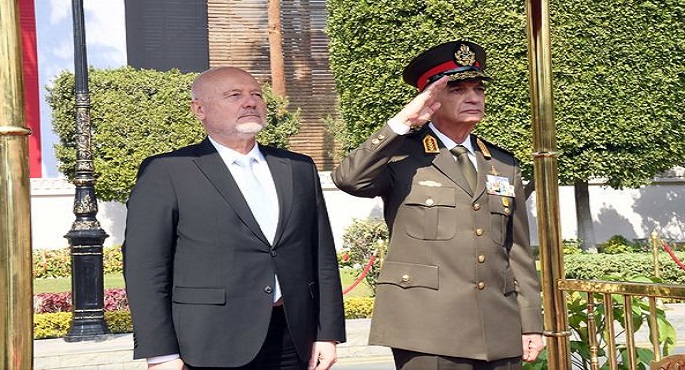 بالفيديو والصور.. الفريق أول محمد زكى القائد العام للقوات المسلحة وزير الدفاع والإنتاج الحربى يلتقى وزير الدفاع البلغارى