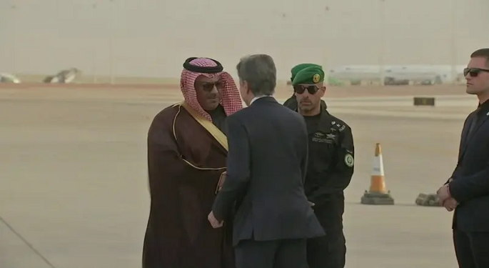 بلينكن في السعودية أول محطة بجولته الخامسة بالمنطقة منذ بدء حرب غزة