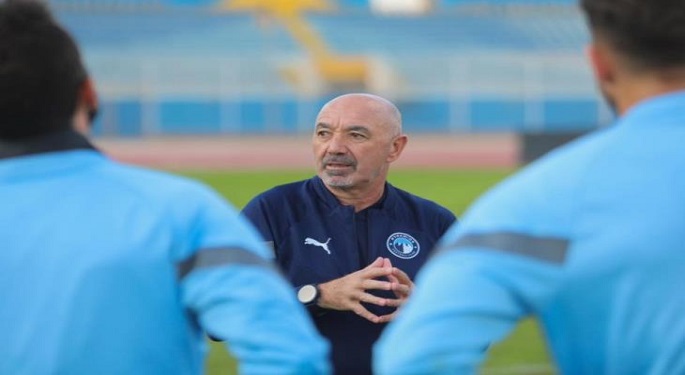 بيراميدز يعلن إقالة مديره الفني البرتغالي جايمي باتشيكو