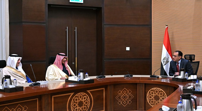 رئيس الوزراء ووزير الإعلام السعودي يبحثان توحيد الرؤى والتوجهات الإعلامية لخدمة مصالح البلدين