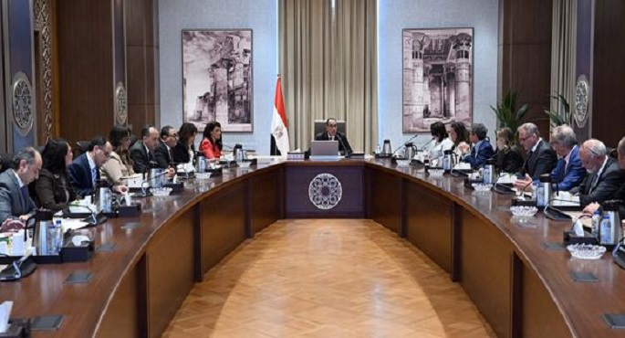 بالصور.. رئيس الوزراء يعقد اجتماعًا مع أعضاء مجلس إدارة البنك الأوروبي لإعادة الإعمار والتنمية