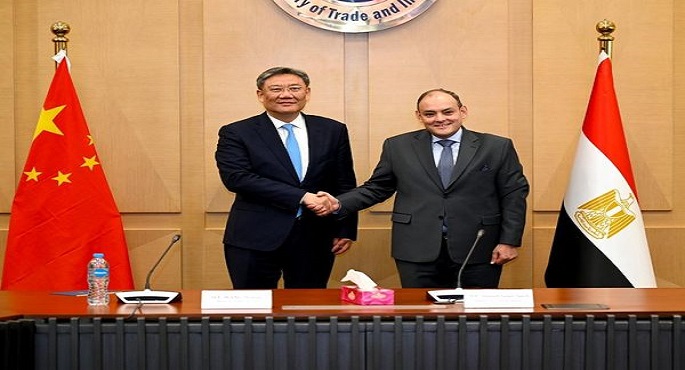 بالصور.. وزير التجارة والصناعة يستقبل نظيره الصيني بمقر الوزارة بالعاصمة الإدارية الجديدة