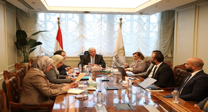 بالصور.. وزير التعليم العالي يستقبل وفد مؤسسة السيفير العالمية لبحث سُبل التعاون في مجالي التعليم العالي والبحث العلمي