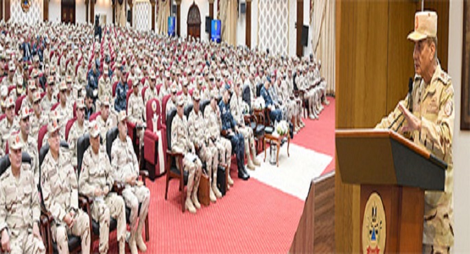 بالفيديو.. وزير الدفاع يلتقى عدداً من مقاتلي المنطقة المركزية العسكرية