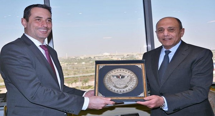 بالصور.. وزير الطيران المدني يلتقي وزير النقل والاتصالات البلغارى لبحث أوجه التعاون في النقل الجوي