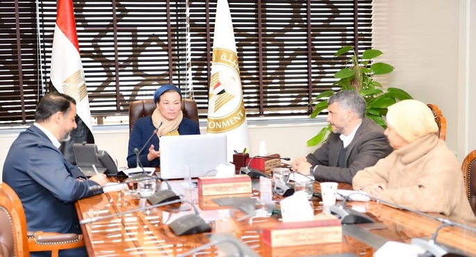 وزيرة البيئة تجتمع بإستشاري لجنة تقييم مشروع دمج التنوع البيولوجي بالسياحة فى مصر