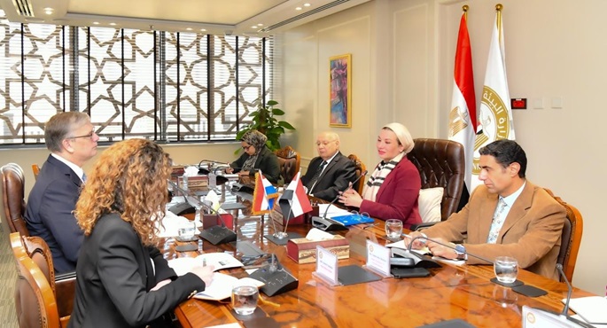بالصور.. وزيرة البيئة تبحث مع السفير الهولندي بالقاهرة سبل التعاون الثنائي في الاستثمار البيئي والمناخي