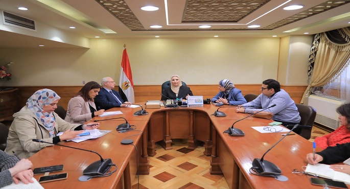 بالصور .. وزيرة التضامن الاجتماعي تلتقي مدير المكتب القطري لبرنامج الأغذية العالمي بمصر