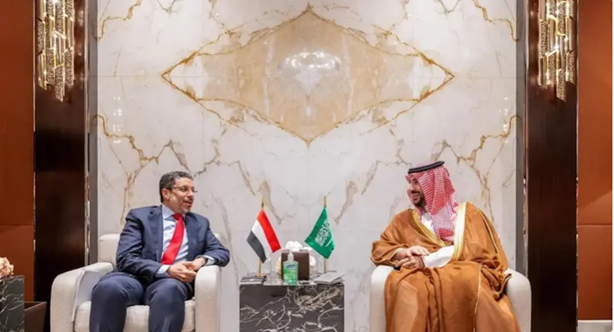 وزير الدفاع السعودي وبن مبارك يبحثان تطورات الأوضاع في اليمن