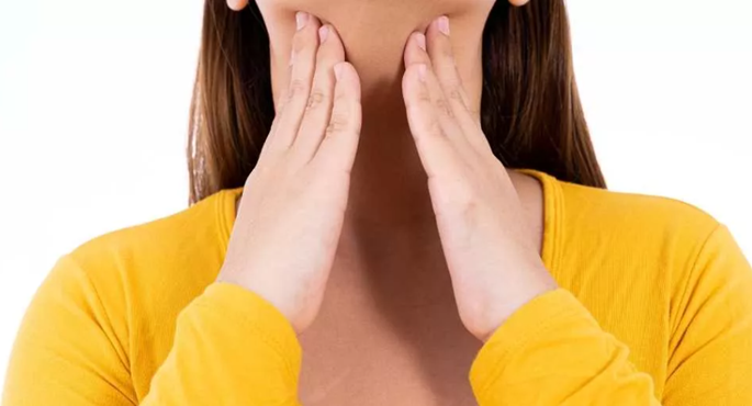 8 طرق وعلاجات منزلية للسيطرة على قصور الغدة الدرقية