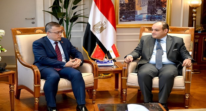 وزير التجارة يبحث مع نائب السفير الصيني بالقاهرة ترتيبات زيارة العمل لبكين