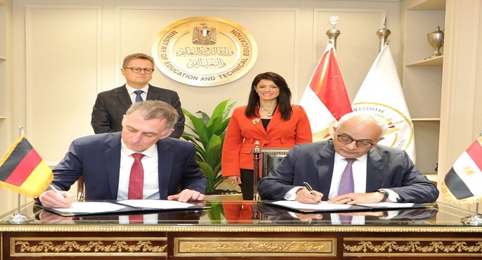بالصور.. وزير التعليم ومساعد وزير الخارجية الألماني للشئون الثقافية والتعليم بالخارج يوقعان مذكرة تفاهم لتعزيز التعاون