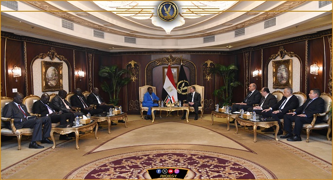 وزير الداخلية يبحث التعاون المشترك مع نظيرته الجنوب سودانية
