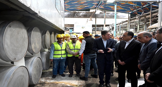 بالصور.. مدبولي يتفقد أعمال تطوير أحد أكبر مصانع إنتاج الفيبربوليستر بكفر الدوار.. ويؤكد استمرار الحكومة في دعم تعميق التصنيع المحلي
