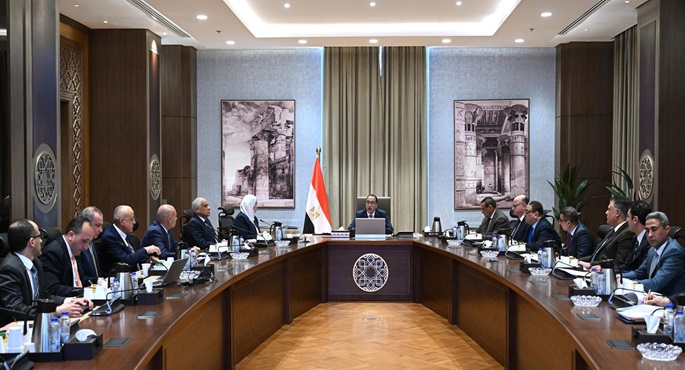 مدبولي: اهتمام رئاسي بالغ بمتابعة موقف المناطق المطورة ونقل سكان المناطق غير الآمنة إليها