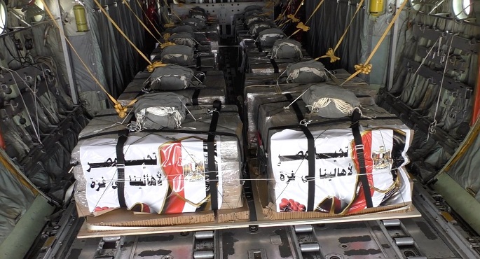 بالصور والفيديو .. مصر تكثف أعمال الإسقاط الجوي اليومي للمساعدات الإنسانية والإغاثية على شمال قطاع غزة