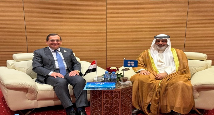 بالصور.. الملا يبحث مع نظيره القطري فرص زيادة استثمارات الشركات القطرية في مشروعات البترول والغاز