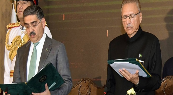 الحكومة الباكستانية الجديدة تؤدي اليمين الدستورية أمام رئيس البلاد