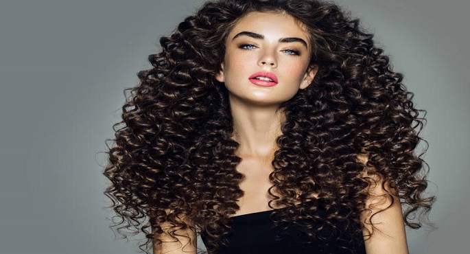 لو شعرك خفيف.. تسريحات تخليه يبان أتقل منها الكيرلي
