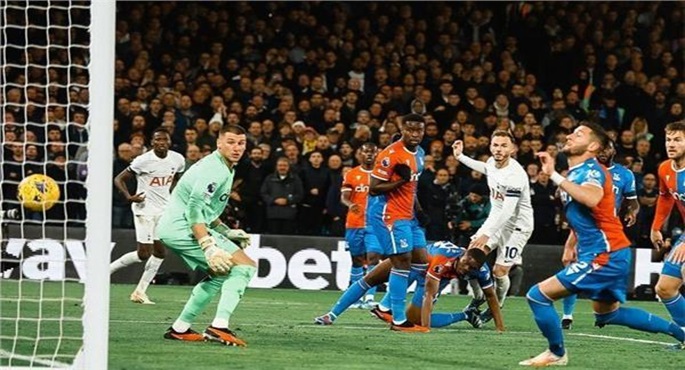 توتنهام يهزم كريستال بالاس 3ـ1.. وتشيلسي يتعادل إيجابيا مع برينتفورد في الدوري الإنجليزي
