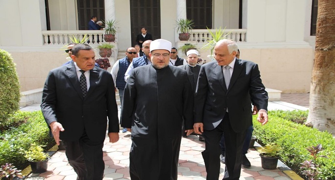 بالصور.. وزيرا الأوقاف والتنمية المحلية ومحافظ الجيزة يلتقون قيادات الدعوة بالمحافظة