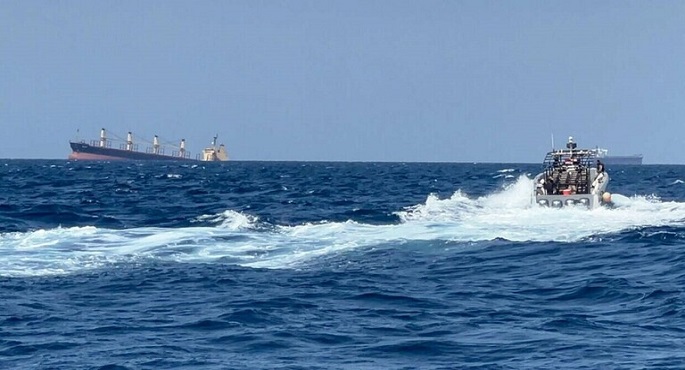 البحرية الأمريكية تسقط 15 طائرة مسيرة للحوثي