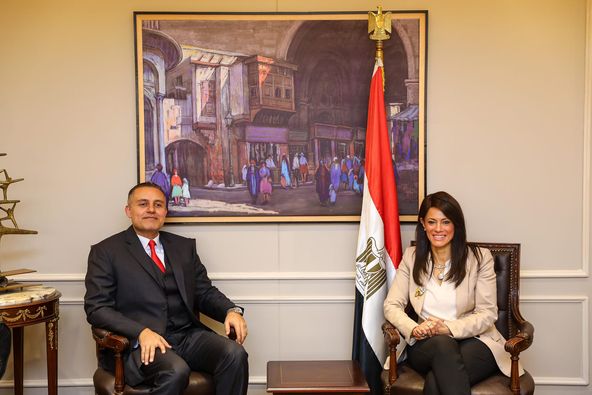 المشاط تعقد اجتماعًا مع السفير القطري بالقاهرة لبحث الجهود المشتركة في مجال تمكين الشباب