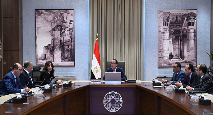 مدبولي يتابع موقف تخصيص الأراضي لتنفيذ المشروعات في مجال الطاقة والهيدروجين الأخضر