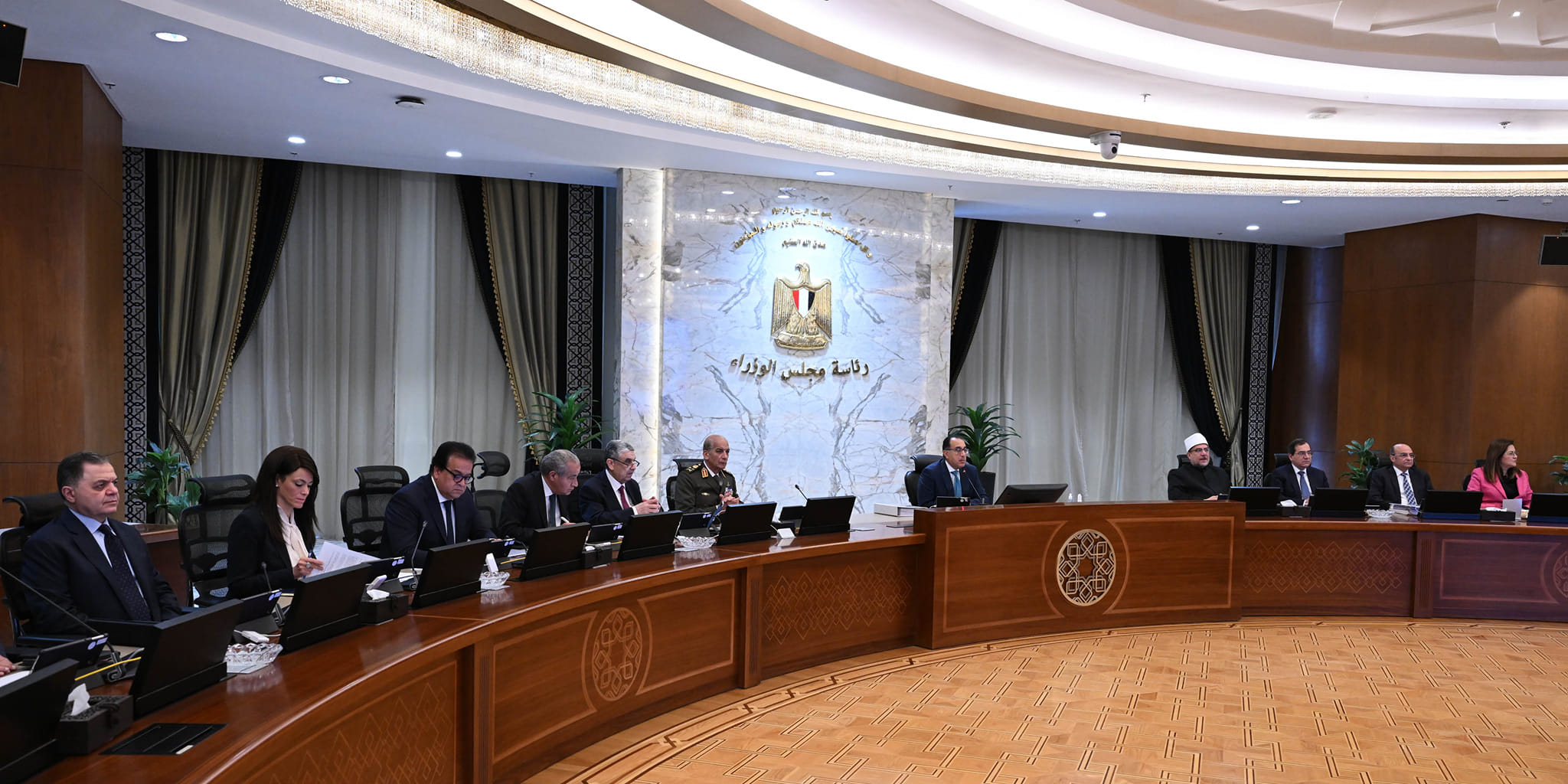 بالصور.. رئيس الوزراء: تكليف فرق عمل للنزول إلى الأسواق والتأكد من خفض الأسعار