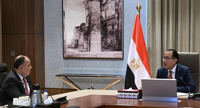 رئيس الوزراء: توجيهات رئاسية بالإفراج الفوري عن البضائع من الموانئ
