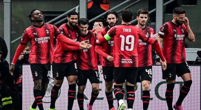 ميلان يهزم هيلاس فيرونا وينفرد بوصافة الدوري الإيطالي