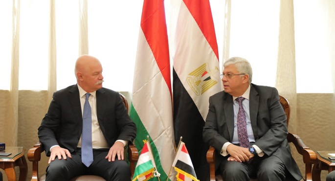 وزيرا التعليم العالي والثقافة والابتكار المجري يعقدان لقاءًا ثنائيًا لبحث أوجه التعاون المُشترك