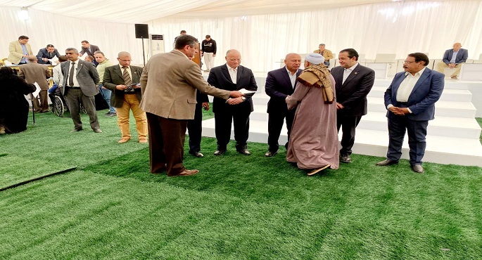 بالصور .. وزير النقل يسلم عقود 109 شقة جديدة كمرحلة أولي لتعويض المتضررين من شبكة القطار الكهربائي السريع