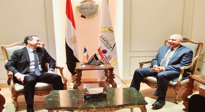 وزير النقل يبحث مع السفير الفرنسي تعزيز التعاون المشترك