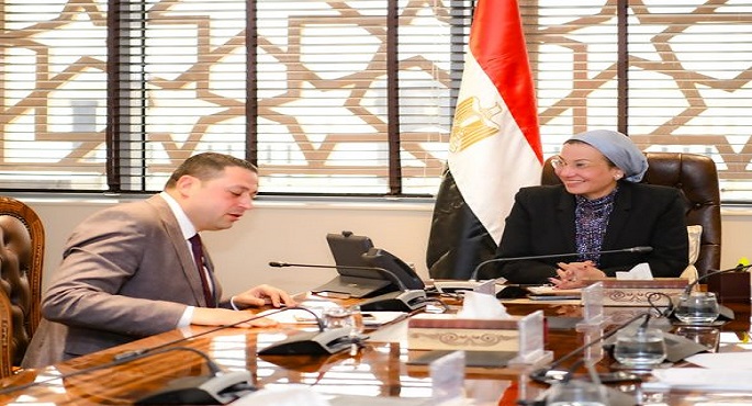 بالصور.. وزيرة البيئة تلتقى نائب محافظة كفر الشيخ لمناقشة عدد من الملفات البيئية داخل المحافظة