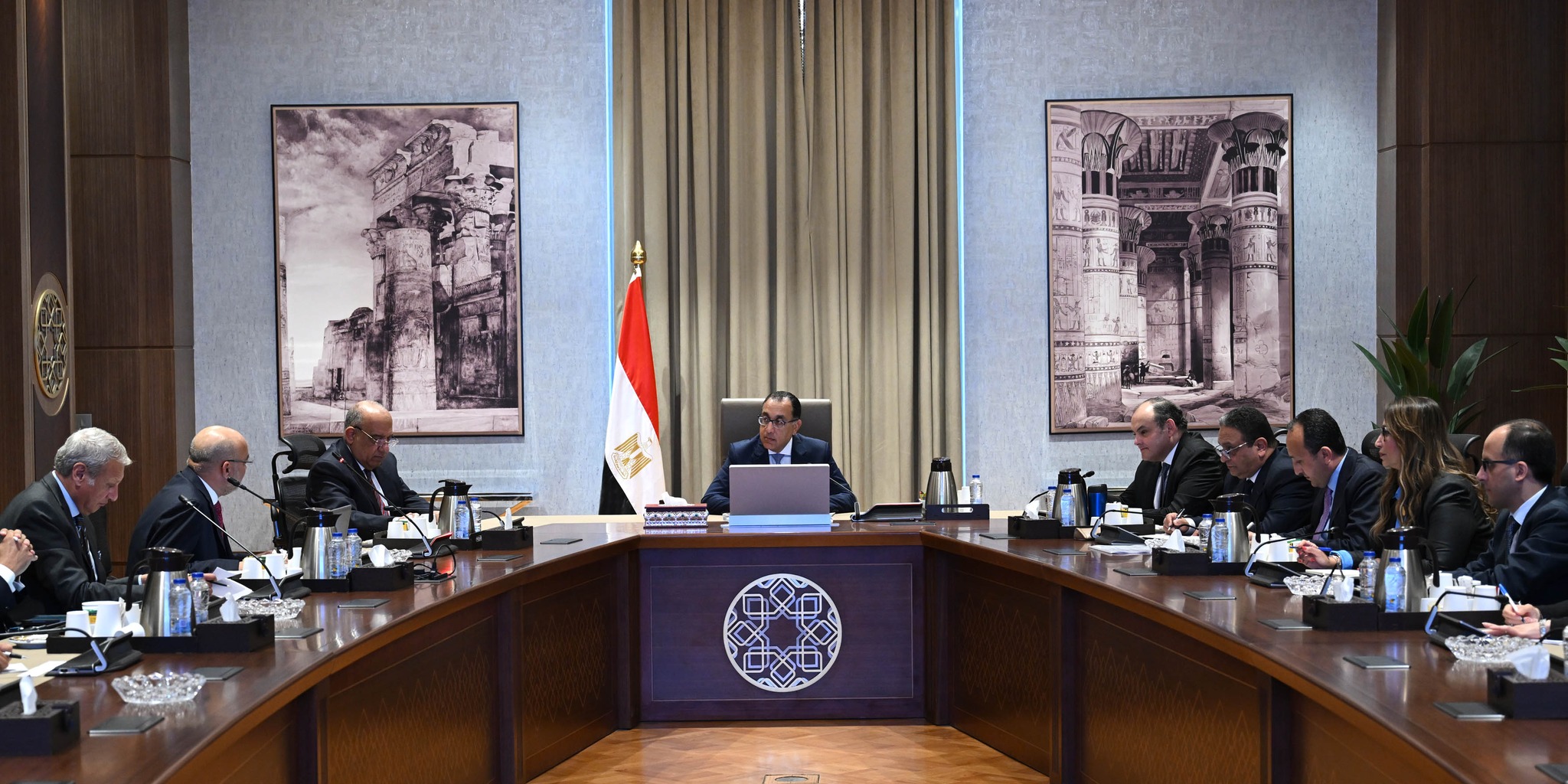 مدبولي يبحث مع مسئولي شركة “المنصور للسيارات” فرص تصنيع طرازات ومنتجات جديدة