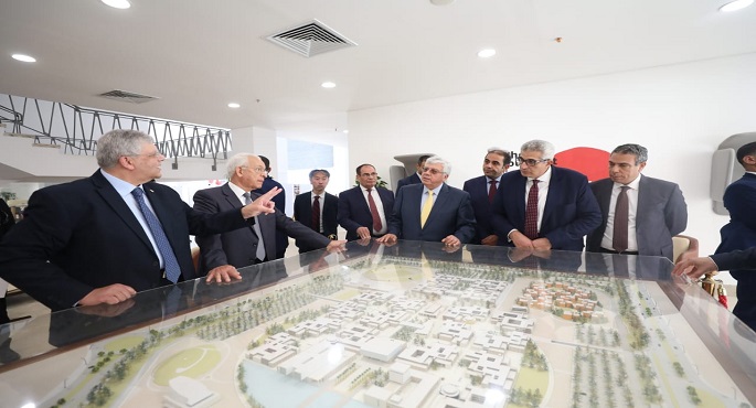 بالصور .. وزير التعليم العالي يتفقد الجامعة المصرية اليابانية للعلوم والتكنولوجيا